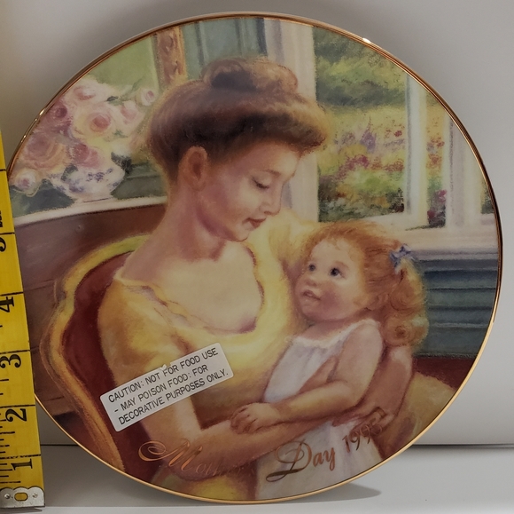 1995 Avon collector plate - Picture 1 of 3